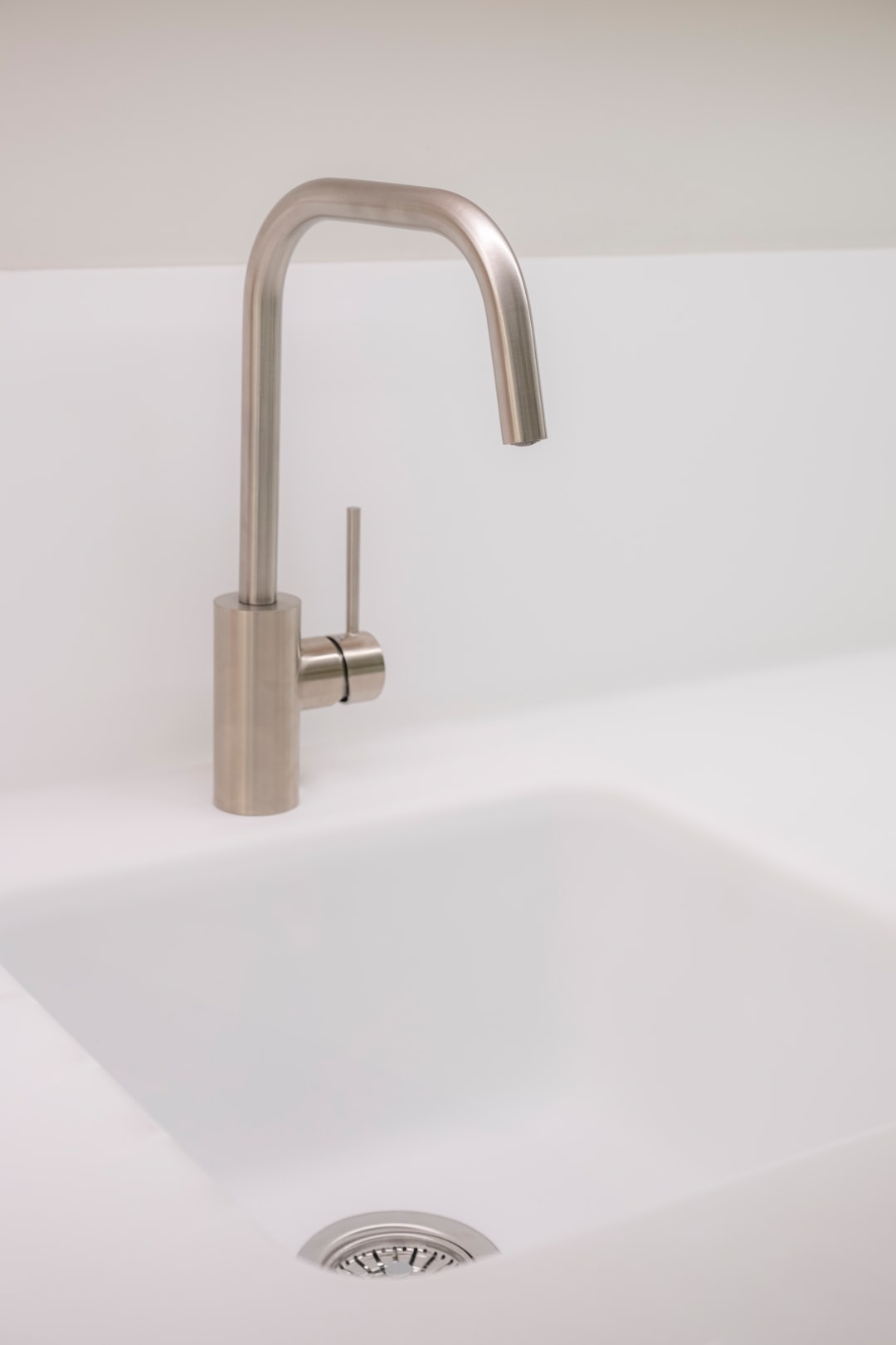 Kitchen faucet (install or replacement)